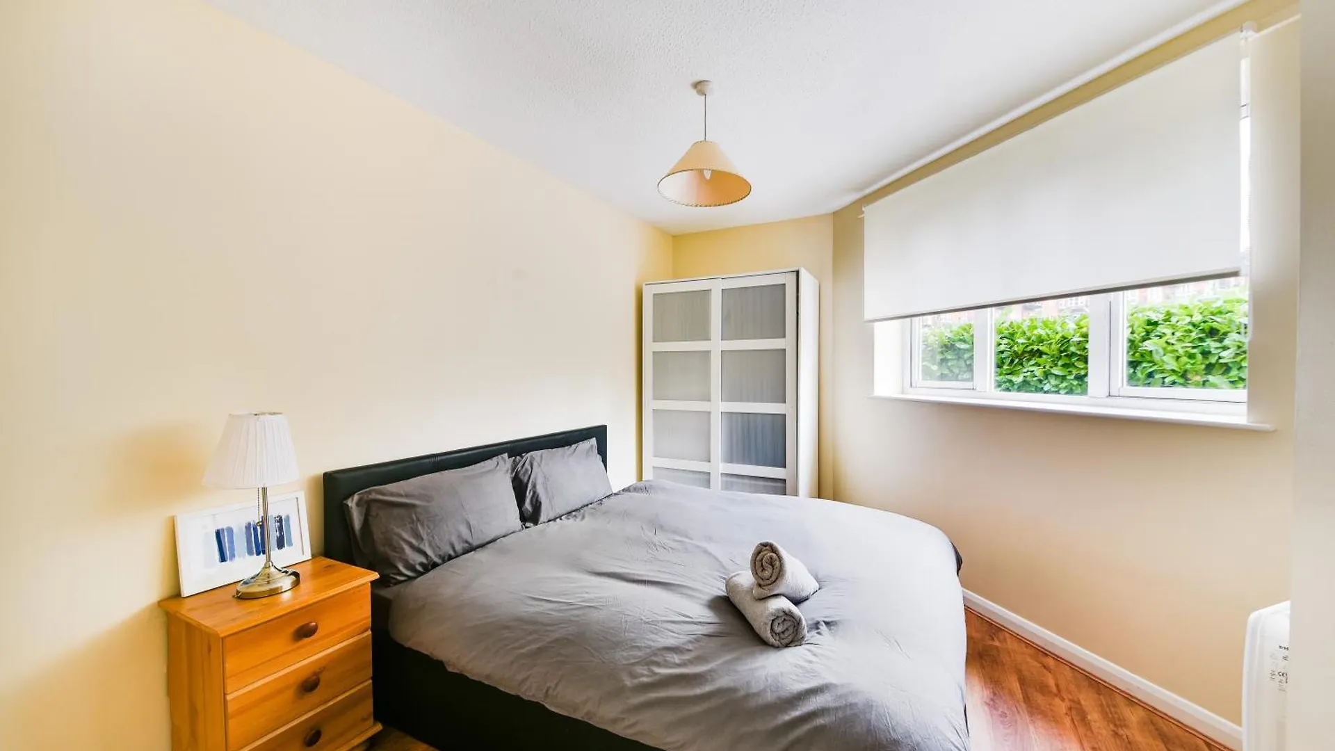 Amazing Apartment In Canada Water - Free Parking London